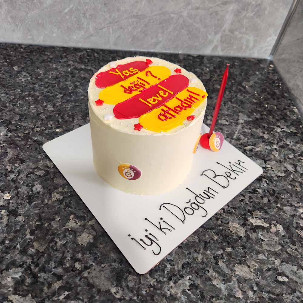 Şampiyon Galatasaray Renklerinde pasta
